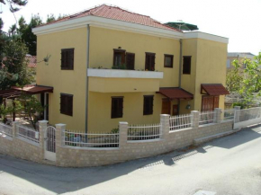 Apartments with a parking space Split - 16247